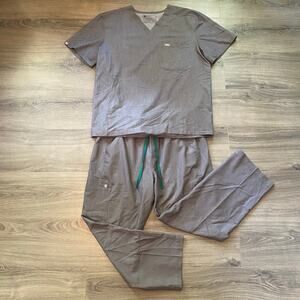 FIGS Men's size XL Graphite Gray Axim Cargo Pants Leon Top Scrub Set